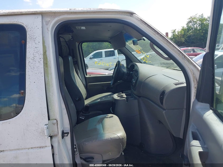 2002 FORD E-250 auction photo 5