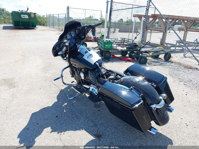 HARLEY-DAVIDSON FLHX 2014
