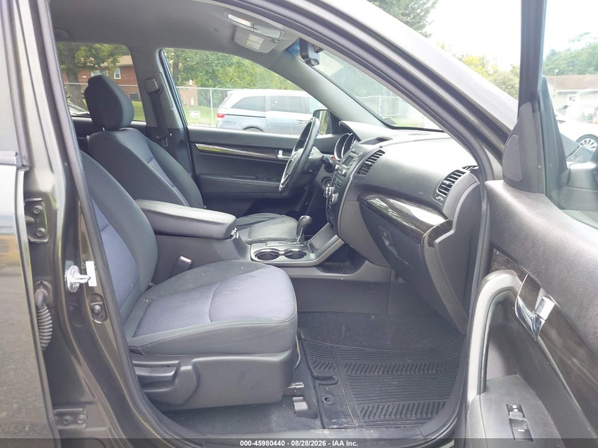 2012 KIA SORENTO auction photo 5