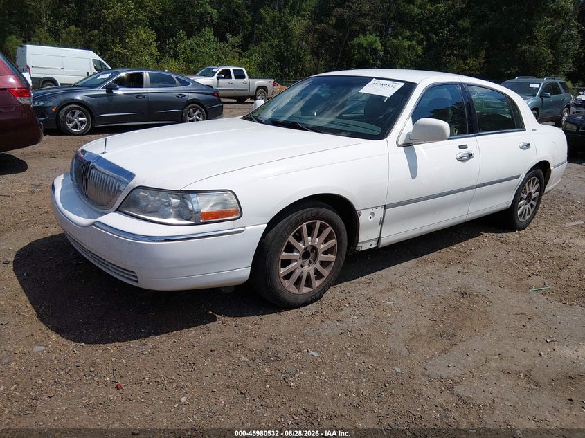 LINCOLN TOWN CAR 2007 VIN 1LNHM81W77Y628833