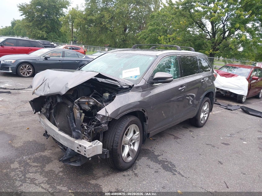 2016 Toyota Highlander, Front & Rear, IAAI, VIN 5TDDKRFH1GS236256 — photo 2