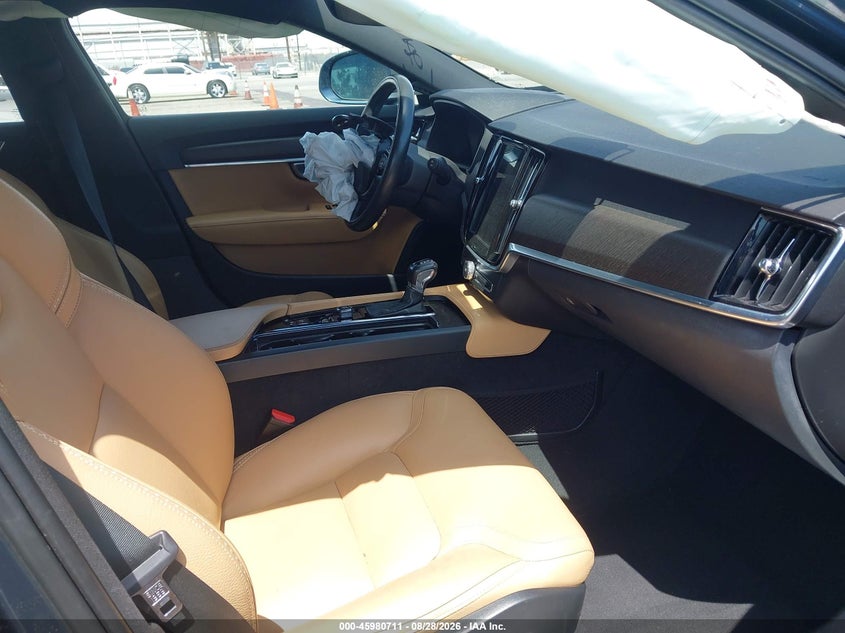 2020 VOLVO V90 CROSS COUNTRY auction photo 5
