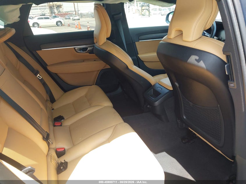 2020 VOLVO V90 CROSS COUNTRY auction photo 8