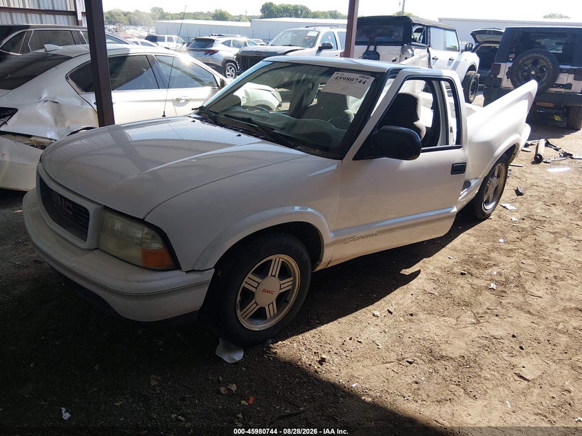 1998 GMC Sonoma, Rear, IAAI, VIN 1GTCS1448W8542290 — photo 2