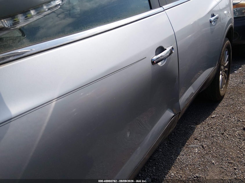 2011 BUICK ENCLAVE auction photo 6