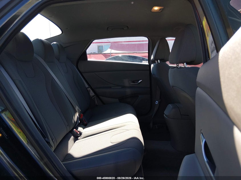 2021 HYUNDAI ELANTRA auction photo 8