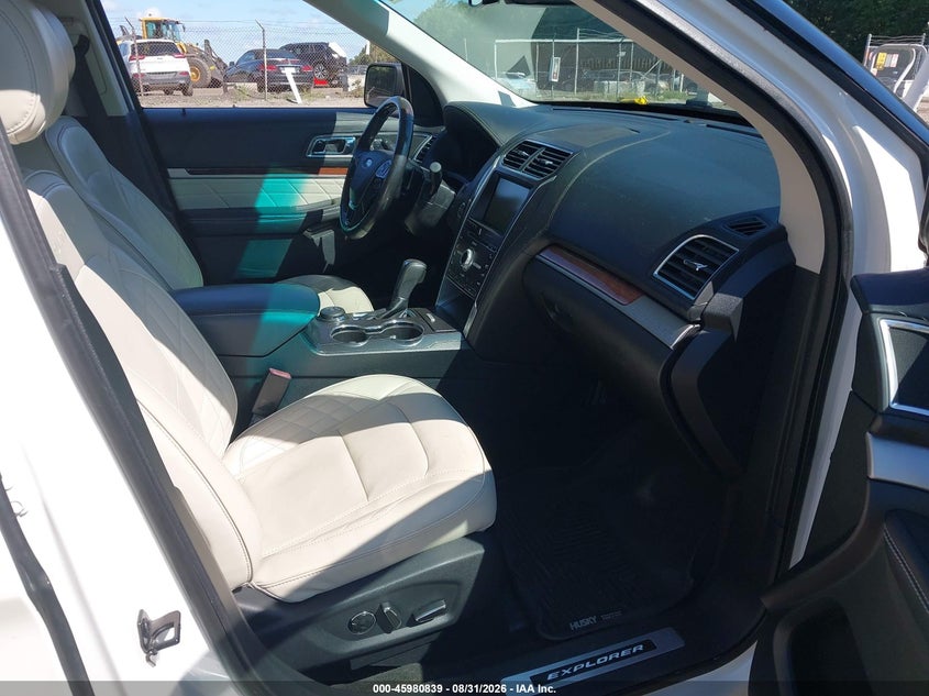 2016 FORD EXPLORER auction photo 5