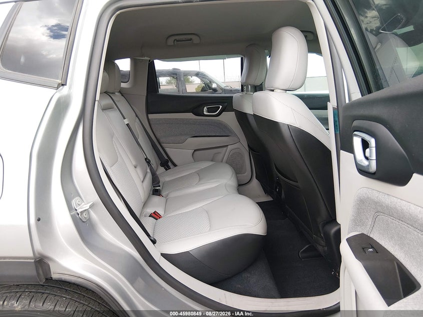 2022 JEEP COMPASS auction photo 8