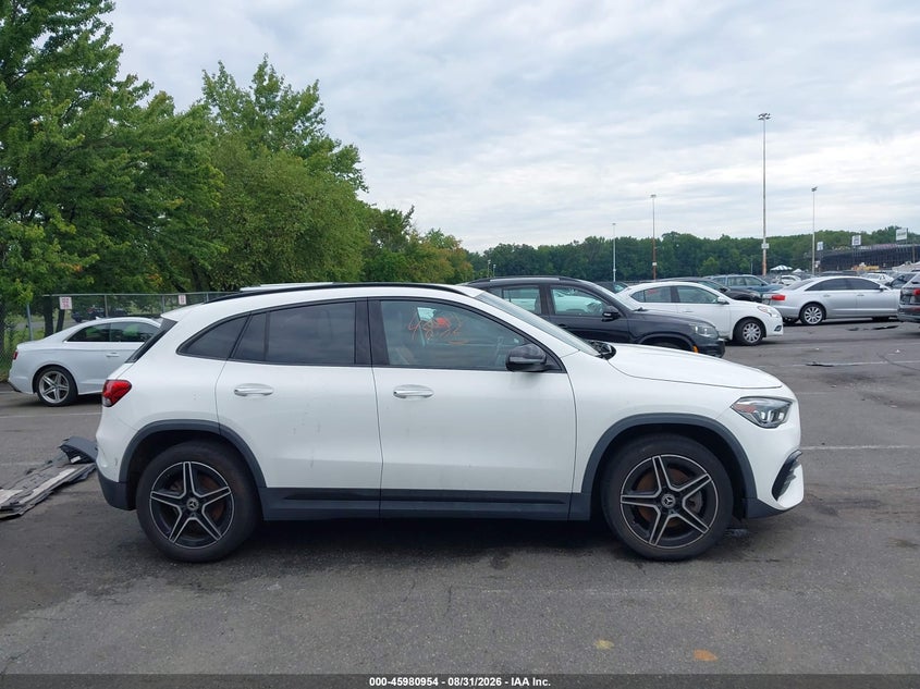 MERCEDES-BENZ GLA 250 - zdjęcie 13