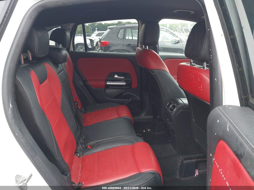 MERCEDES-BENZ GLA 250 - zdjęcie 8