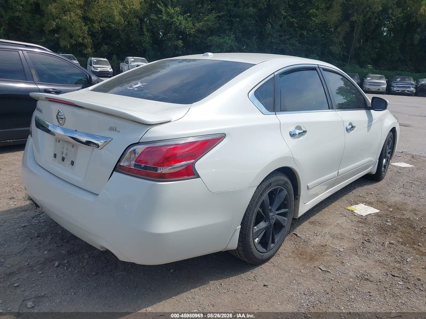 2015 NISSAN ALTIMA auction photo 4