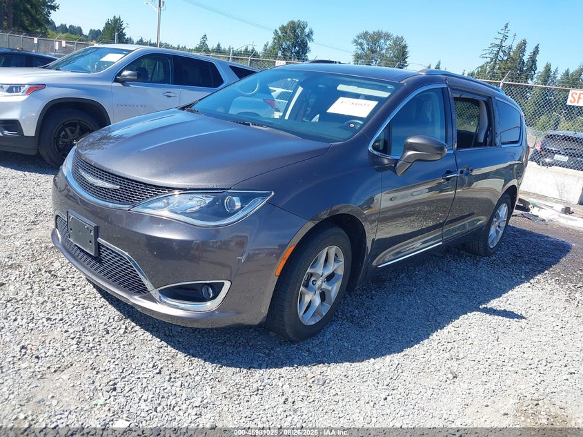 2017 Chrysler Pacifica, Left Side, IAAI, VIN 2C4RC1EG1HR679465 — photo 2