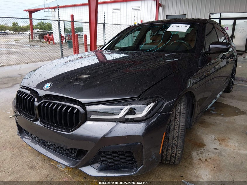 2021 BMW M550I XDRIVE · Фото 2