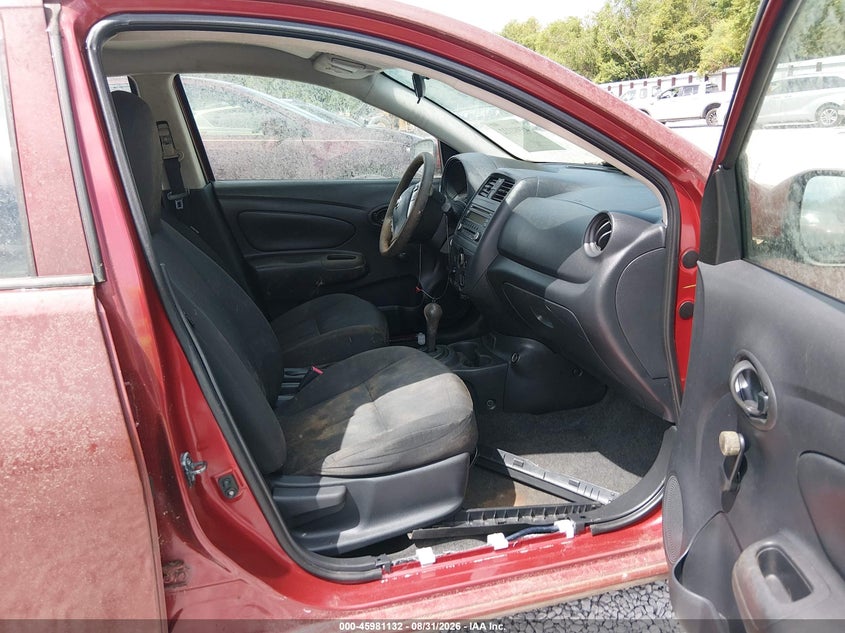 2017 NISSAN VERSA auction photo 5