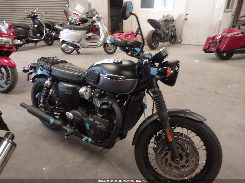 TRIUMPH BONNEVILLE 2022