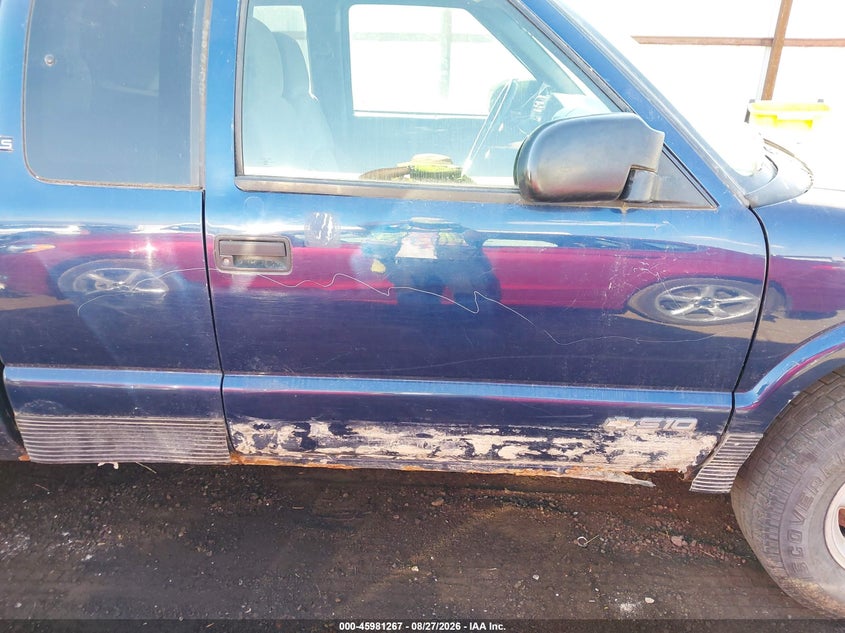 CHEVROLET S-10 2002 VIN 1GCDT19W828218696