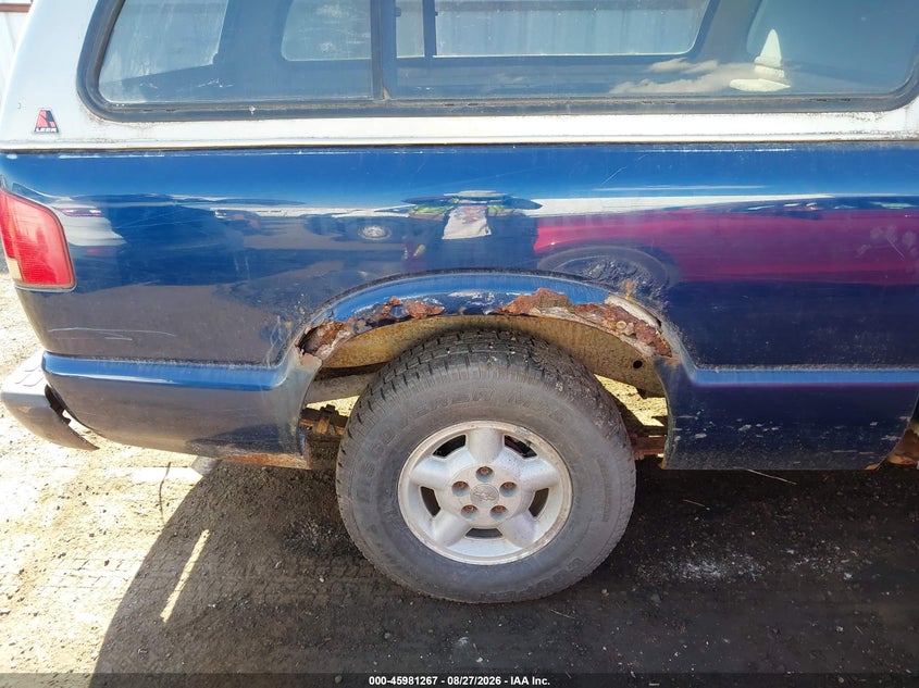 CHEVROLET S-10 2002 VIN 1GCDT19W828218696