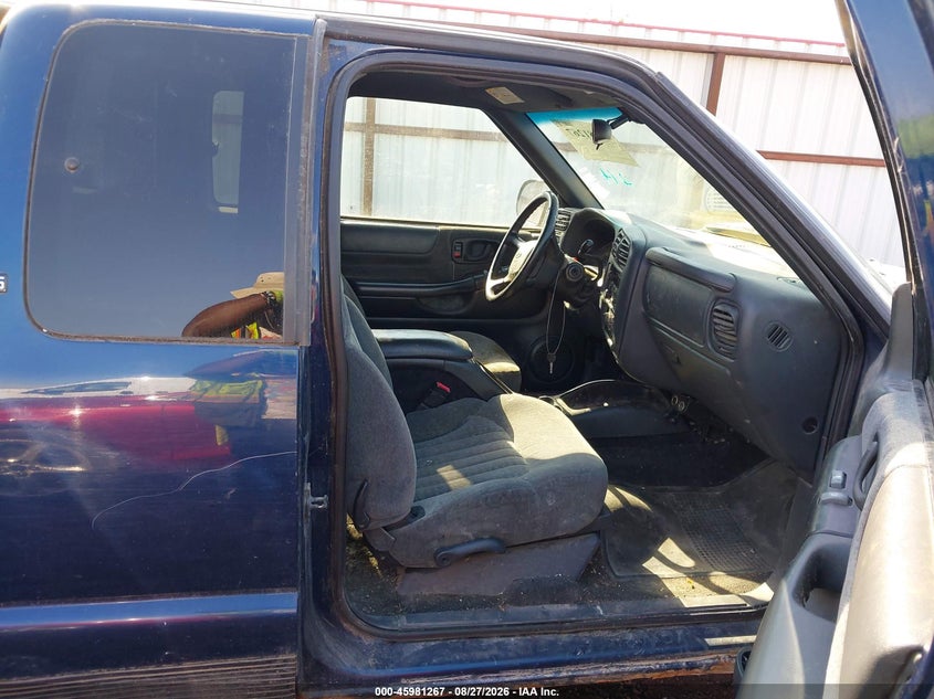 CHEVROLET S-10 2002 VIN 1GCDT19W828218696