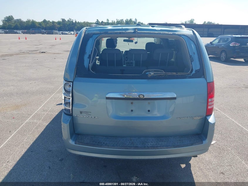 2010 CHRYSLER TOWN & COUNTRY TOURING · Фото 16