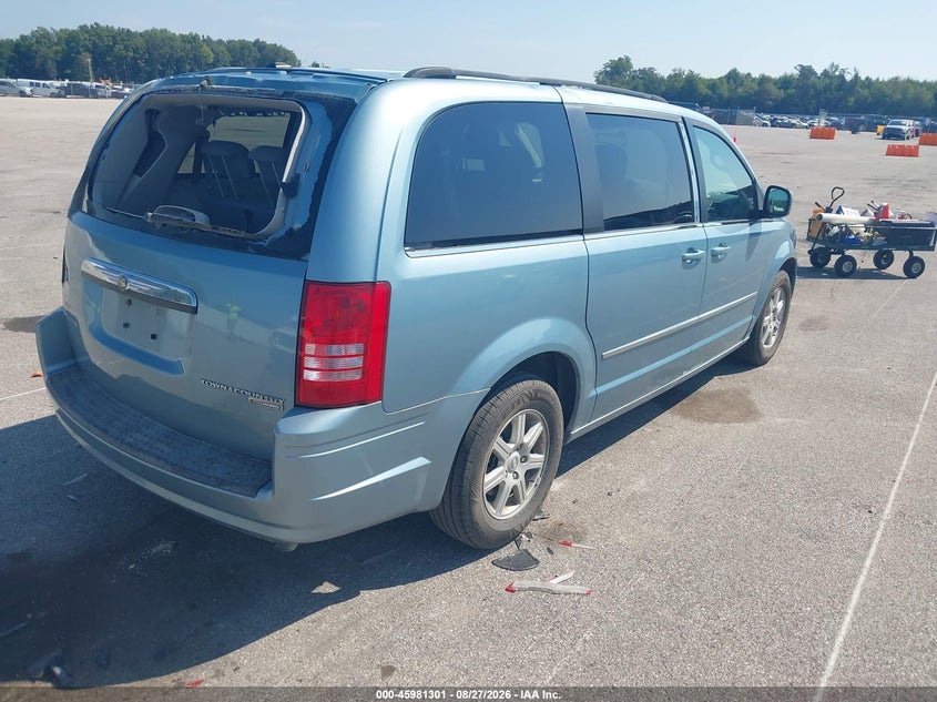 2010 CHRYSLER TOWN & COUNTRY TOURING · Фото 4