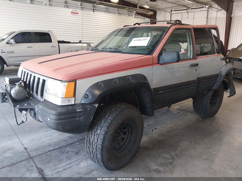 1998 Jeep Grand Cherokee Laredo, Удар сзади, IAAI, VIN 1J4GZ48Y1WC253108 — фото 2