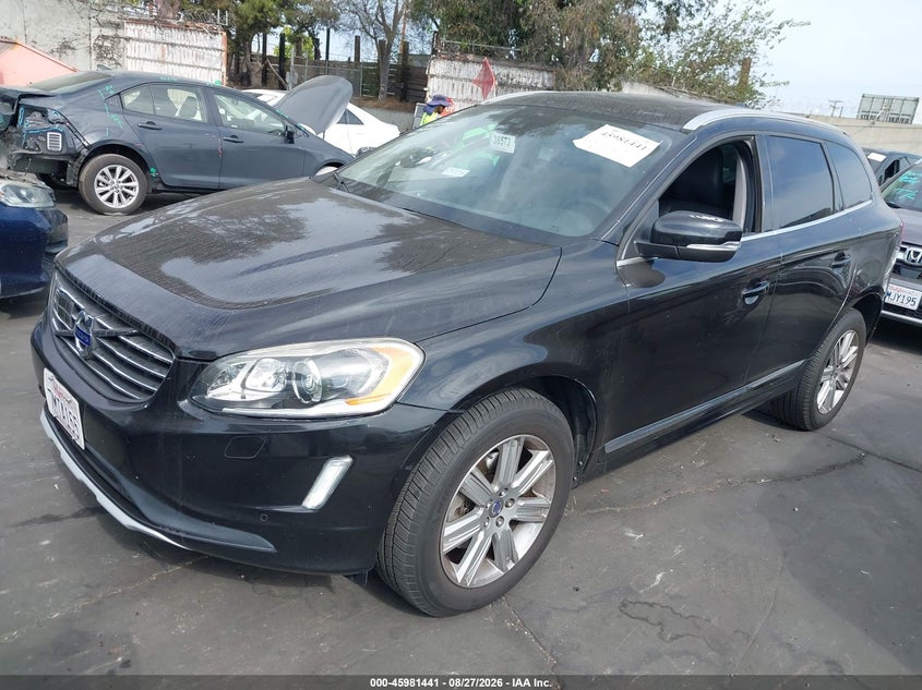 2016 Volvo XC60, Right Rear, IAAI, VIN YV4902RM6G2797603 — photo 2