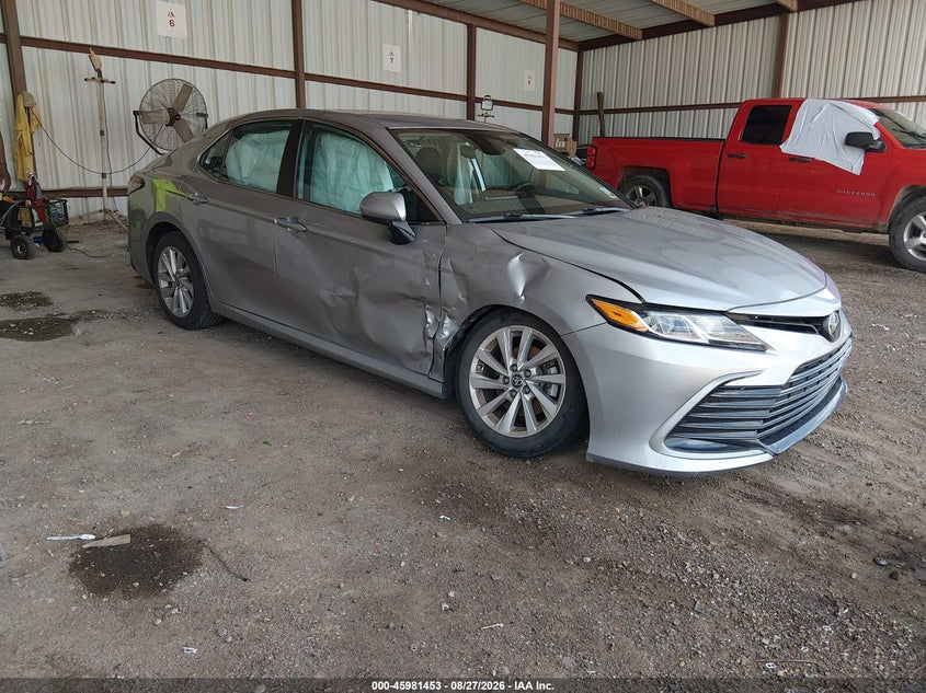 TOYOTA CAMRY - zdjęcie 1