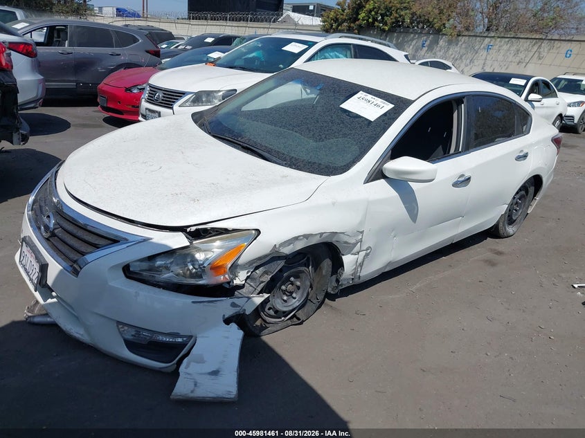 2014 Nissan Altima, Left Side, IAAI, VIN 1N4AL3AP0EN369952 — photo 2