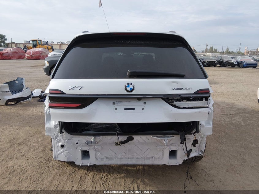 BMW X7 - zdjęcie 17