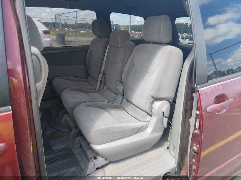 TOYOTA SIENNA 2004 VIN 5TDZA23C64S126355