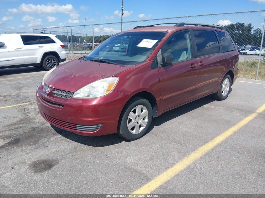 2004 TOYOTA SIENNA auction photo 2