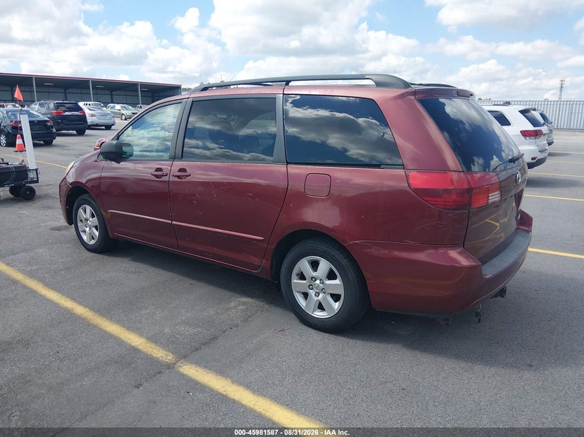2004 TOYOTA SIENNA auction photo 3