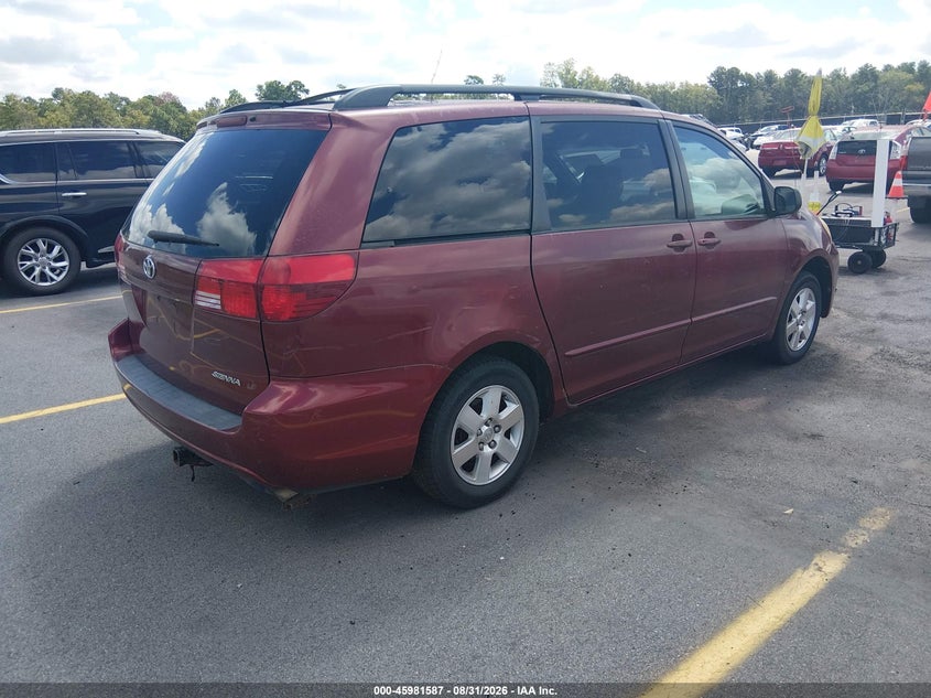 2004 TOYOTA SIENNA auction photo 4