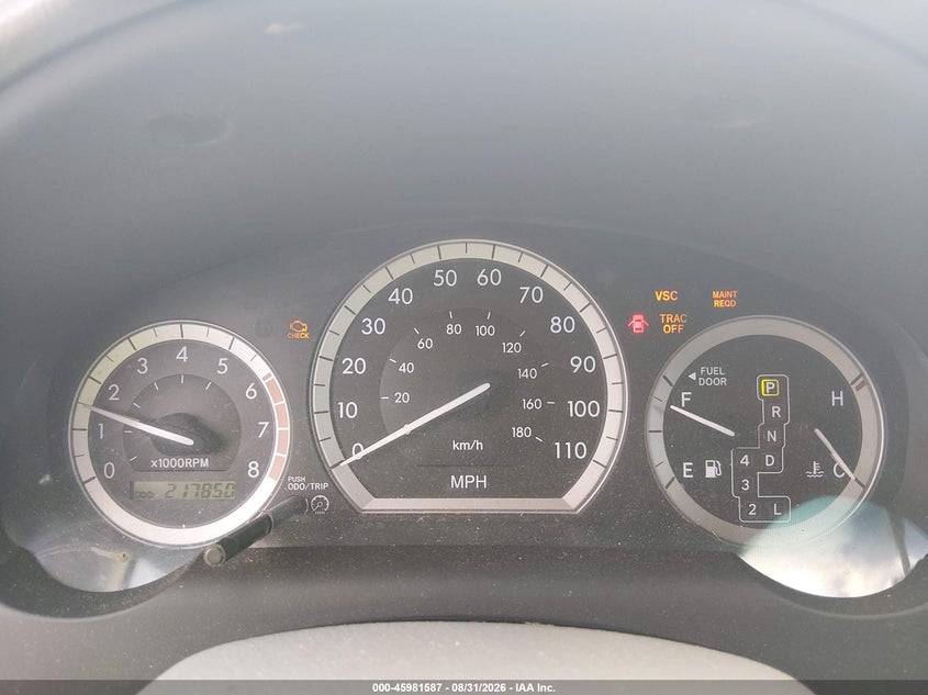 2004 TOYOTA SIENNA auction photo 7