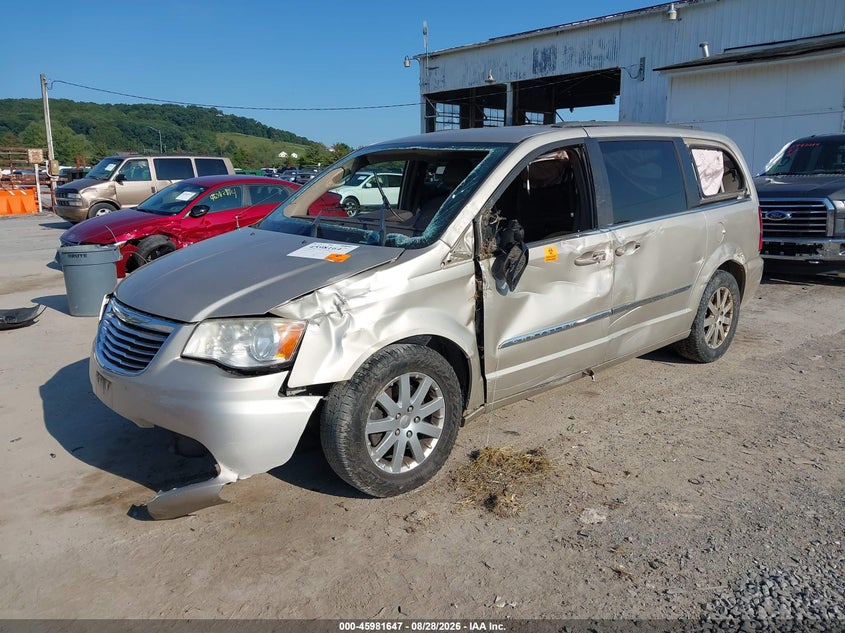 2013 Chrysler Town & Country Touring, Rollover, IAAI, VIN 2C4RC1BG8DR741913 — photo 2