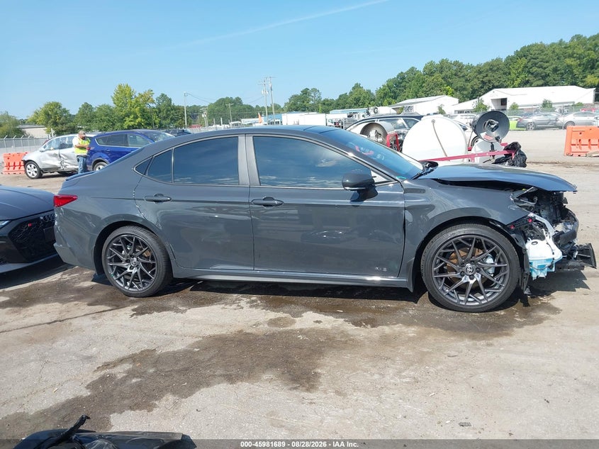 TOYOTA CAMRY - zdjęcie 14