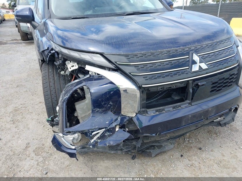 2023 MITSUBISHI OUTLANDER auction photo 6