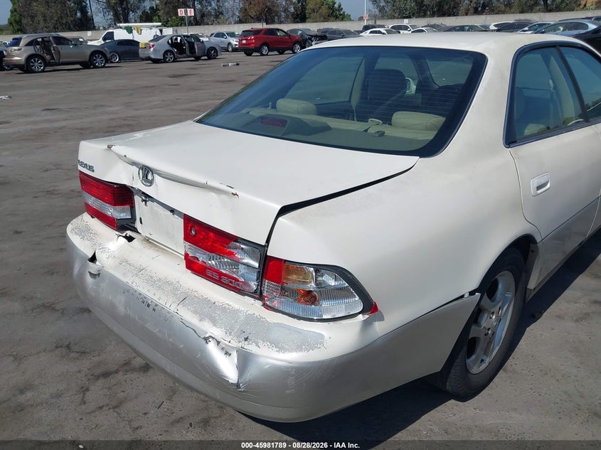 2001 LEXUS ES SEDAN 3.0L V-6 DOHC, VVT, 210HP