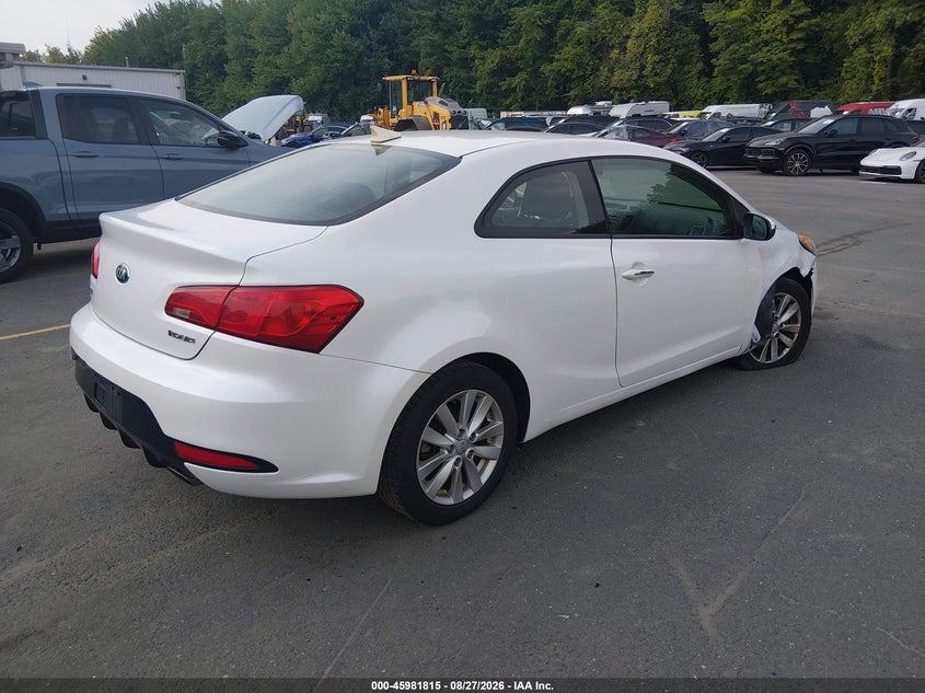 2015 KIA FORTE KOUP auction photo 4
