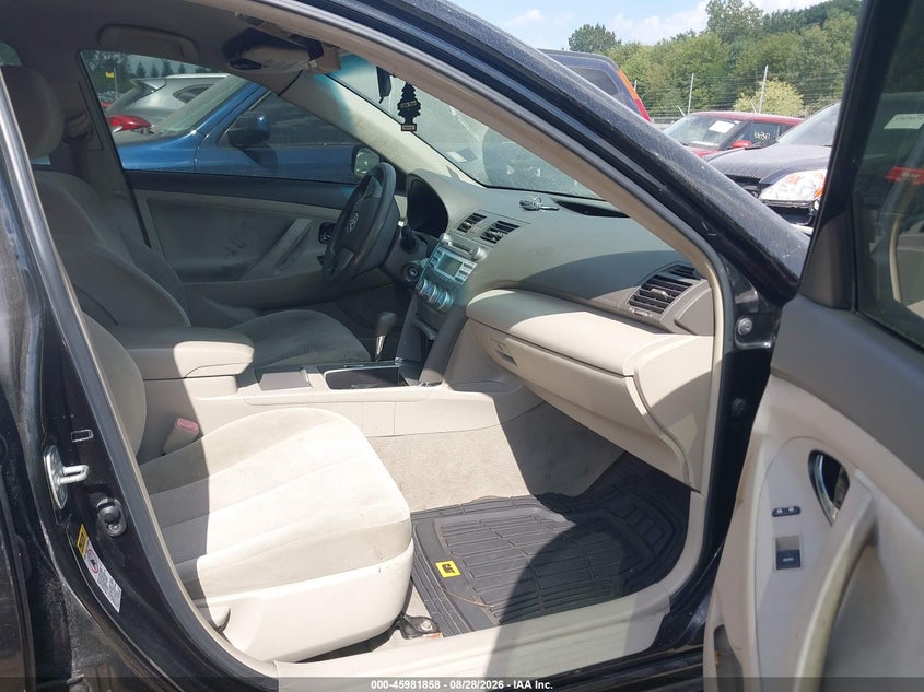 2010 TOYOTA CAMRY auction photo 5