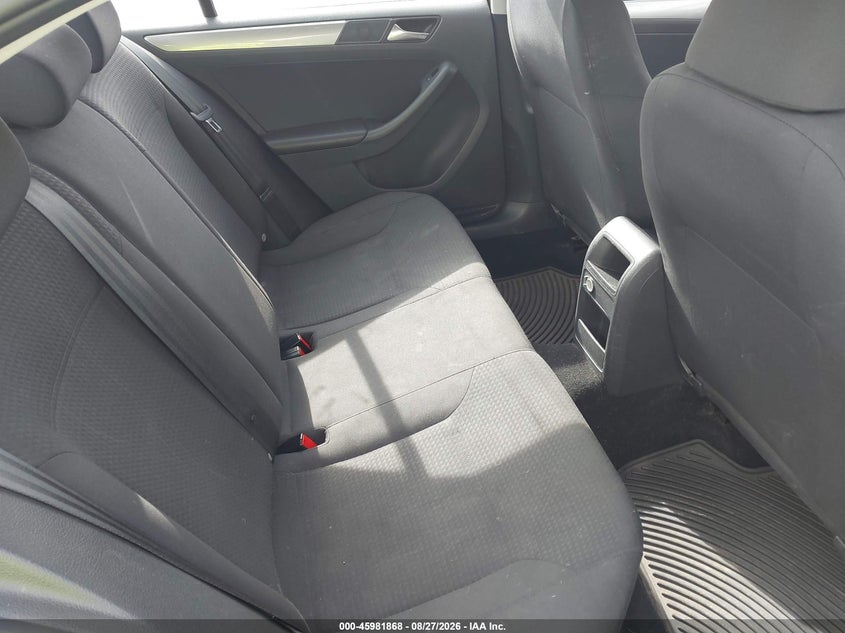 2015 VOLKSWAGEN JETTA auction photo 8