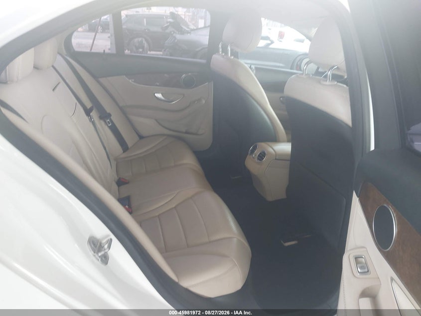 MERCEDES-BENZ C 300 - zdjęcie 8