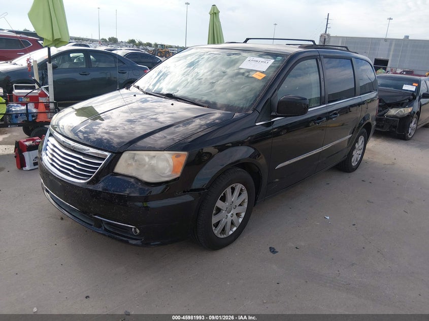 2014 CHRYSLER TOWN & COUNTRY auction photo 2