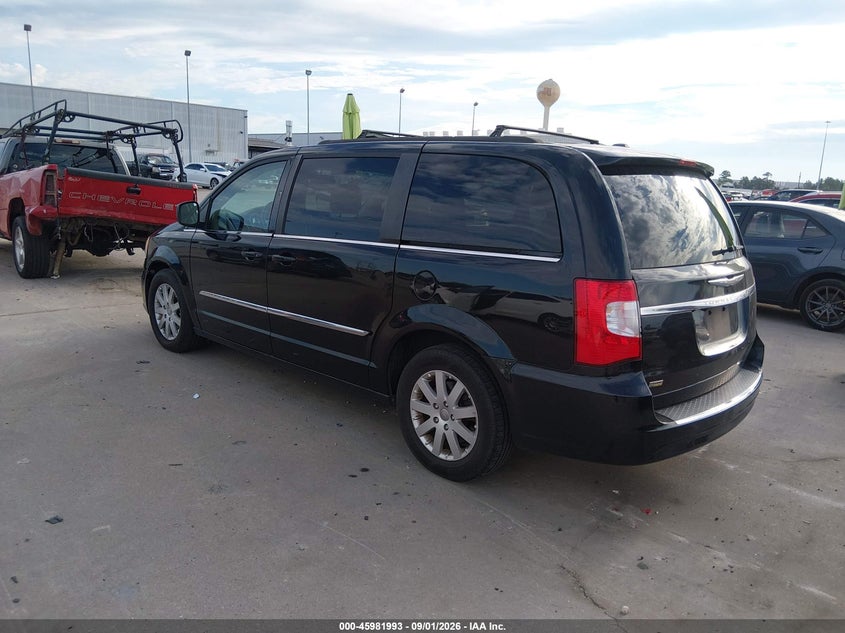 2014 CHRYSLER TOWN & COUNTRY auction photo 3