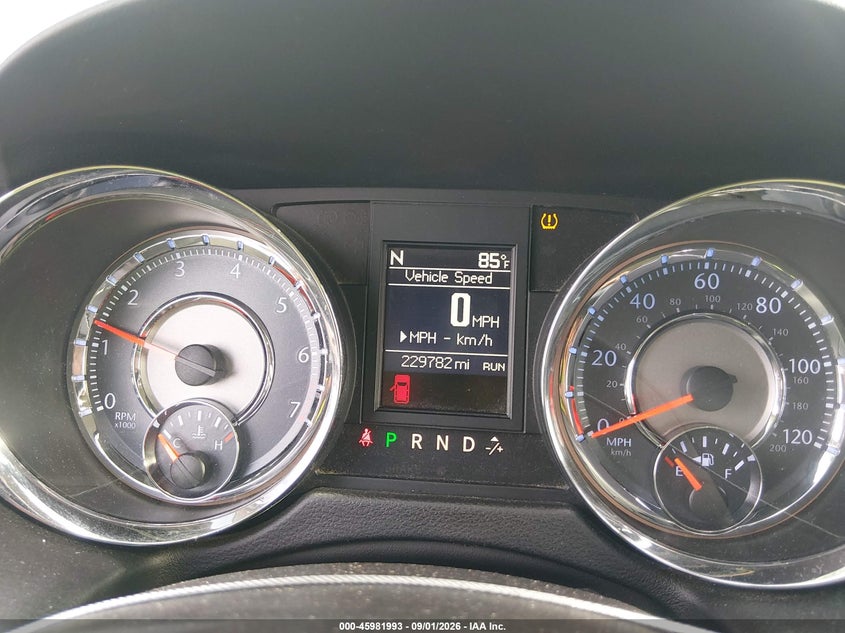 2014 CHRYSLER TOWN & COUNTRY auction photo 7