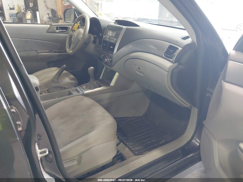 2009 SUBARU FORESTER auction photo 5