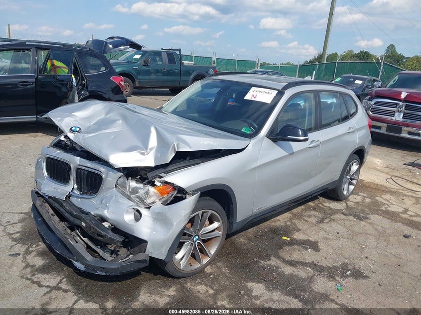 2015 BMW X1, Front End, IAAI, VIN WBAVM5C51FVV94492 — photo 2
