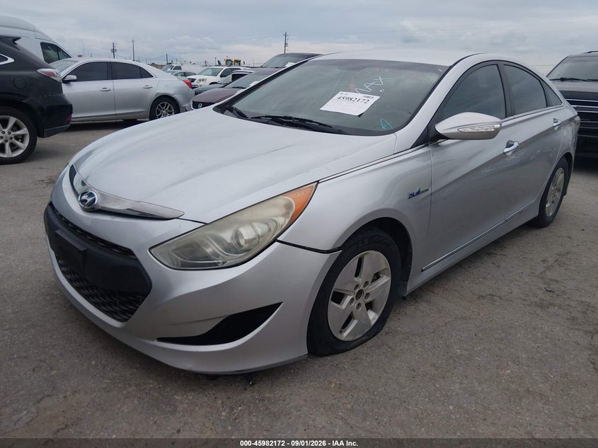 2011 HYUNDAI SONATA HYBRID auction photo 2