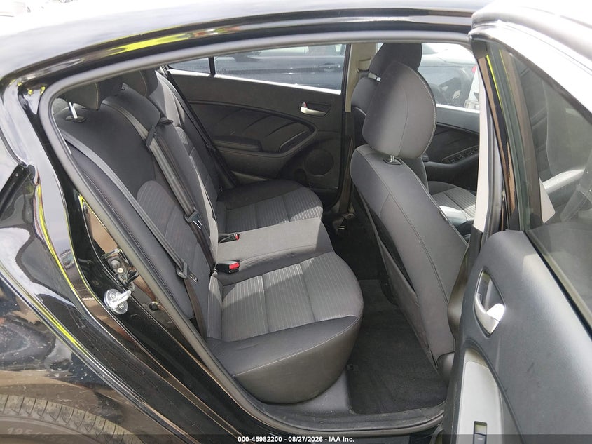 2017 KIA FORTE auction photo 8