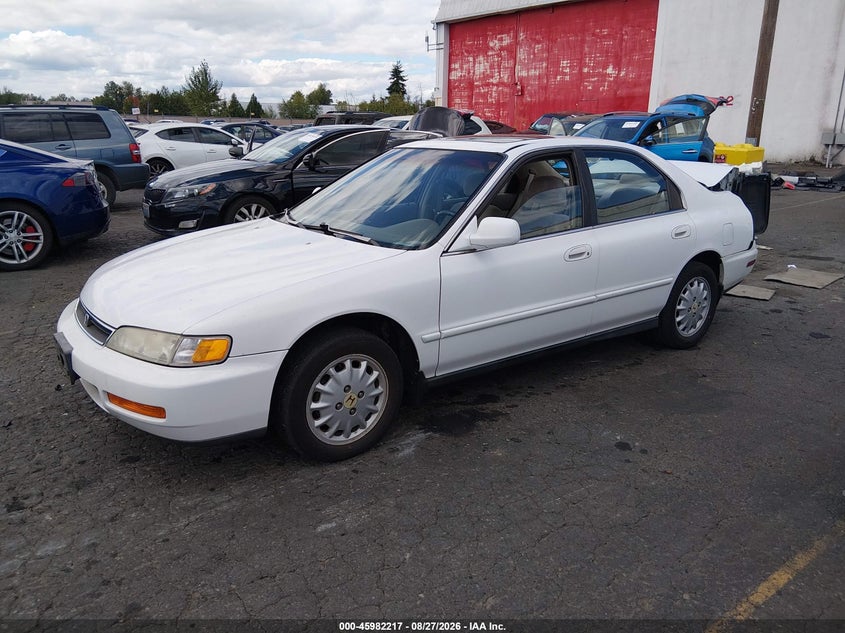 1997 Honda Accord, Удар ззаду, IAAI, VIN 1HGCD565XVA124295 — фото 2